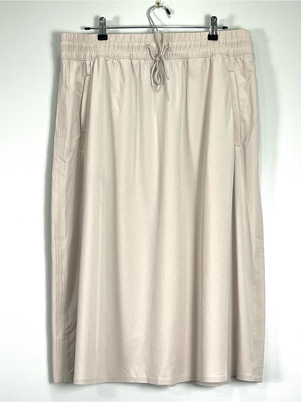 ATHLETA Women's Tan Midi Skirt Elastic Drawstring Waist Pockets Stretch Size XL